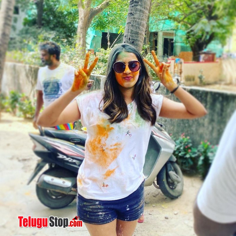 Holi celebration in niharika konidela images-Holiniharika, Niharika, Teluguactress, Telugu Niharika Photos,Spicy Hot Pics,Images,High Resolution WallPapers Download